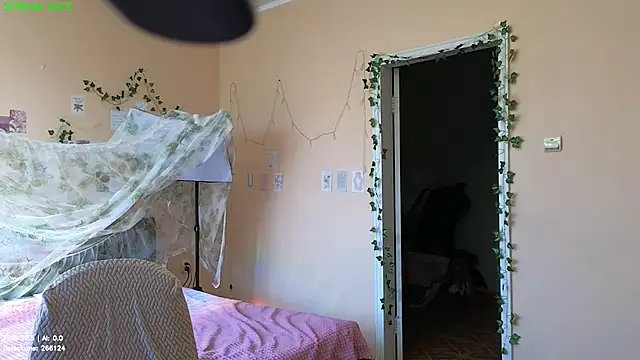 Miss_Moren webcam