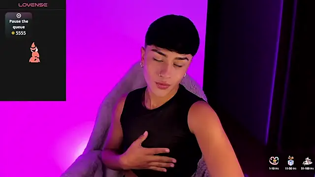 Matheewx_m live cam on StripChat