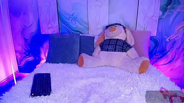 MylaDreams webcam