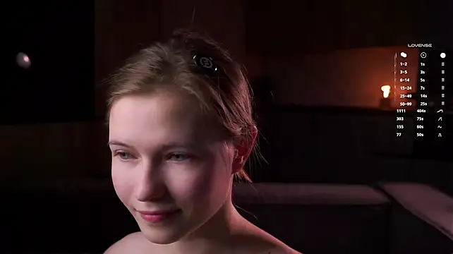LynHillaire webcam