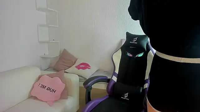Ella_starrr__ live cam on StripChat