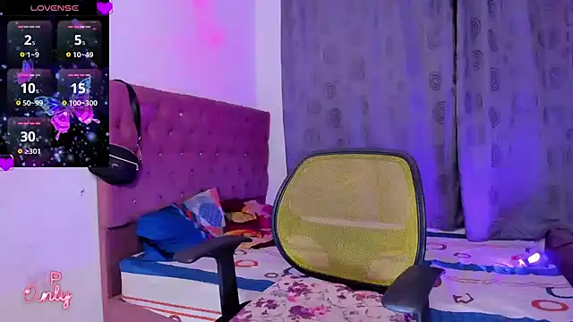 nikol_sexxx live cam on StripChat