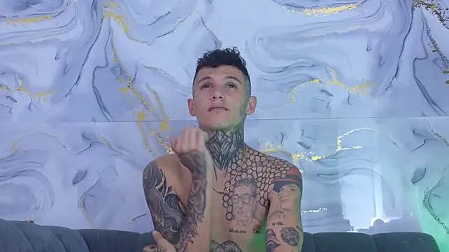 Paulo_527 live cam on StripChat