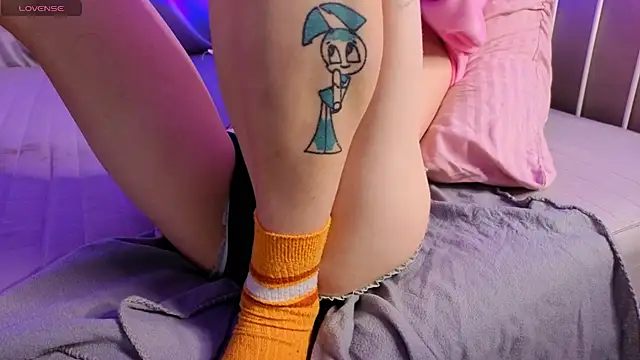 SkinnyWinx live cam on StripChat