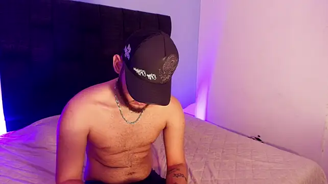 Ryan_Miller111 live cam on StripChat