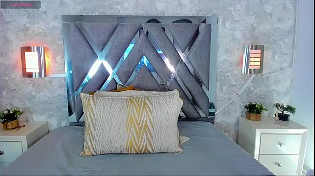 zharaa_fox_ webcam