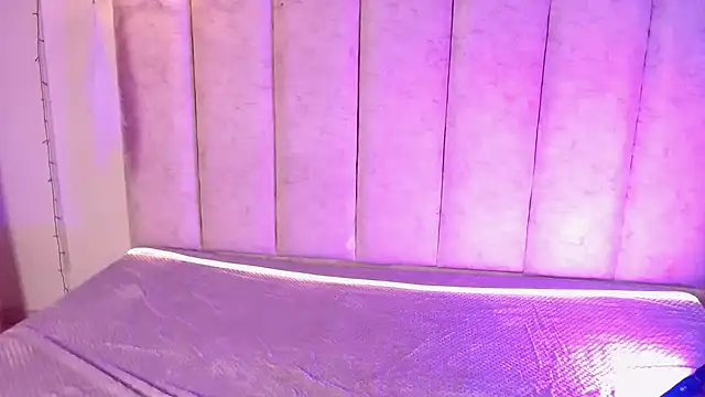 sweetbloomcs live cam on StripChat