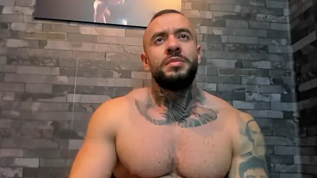 BruceDallas live cam on StripChat