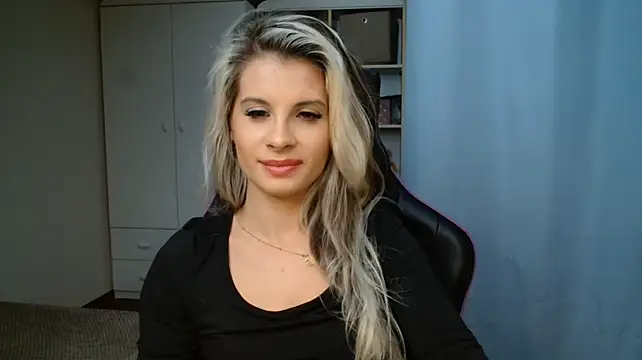 KristineGlow webcam