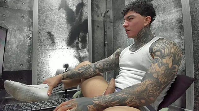 Gury_tattoo webcam
