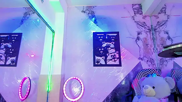 GirlsRoyalsTwink webcam