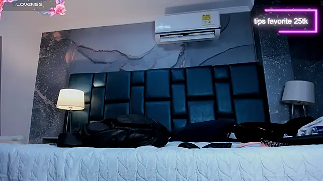 naomii_collins webcam