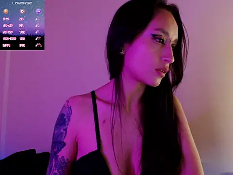 Lilith_Vice в эфире на Stripchat