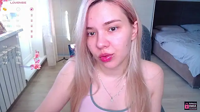 Lana__Nova webcam