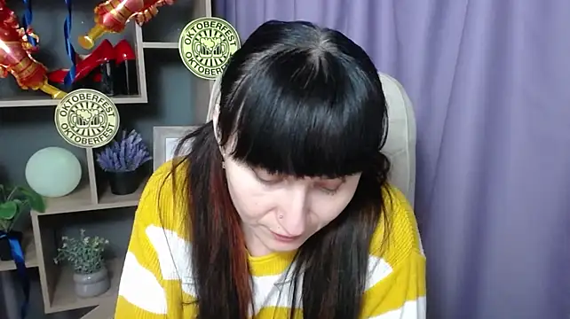 NinaFlawlees webcam