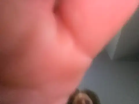 Travislovescum webcam