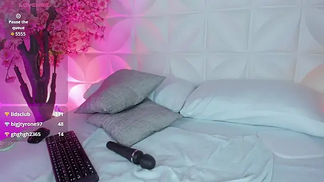 cristina_gallardo live cam on StripChat