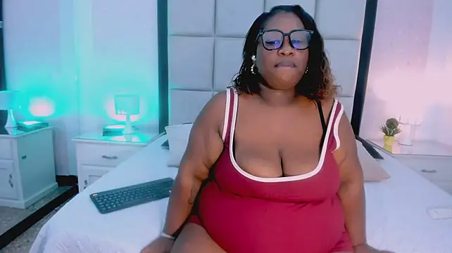 TreisyVixen webcam