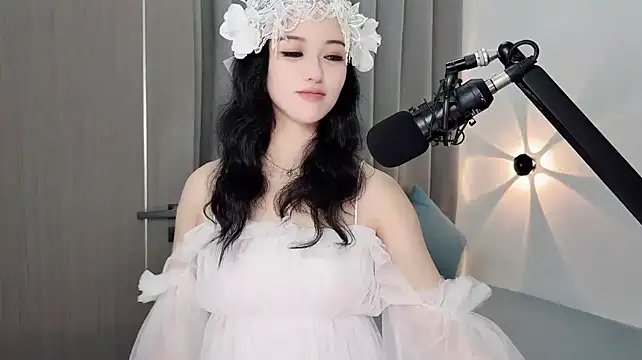 Momo-Wow webcam