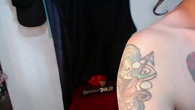 Eva_boobs