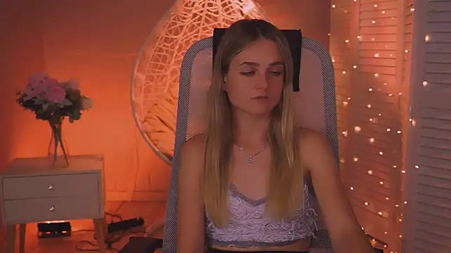 DeboraLarson webcam