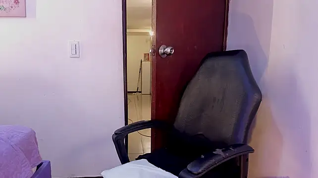 mia_rouxx1 webcam