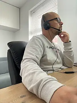 NakedAndrewHot webcam