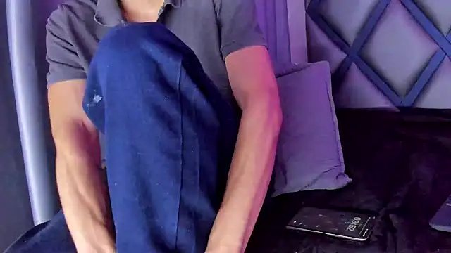 Ithan_Hott webcam