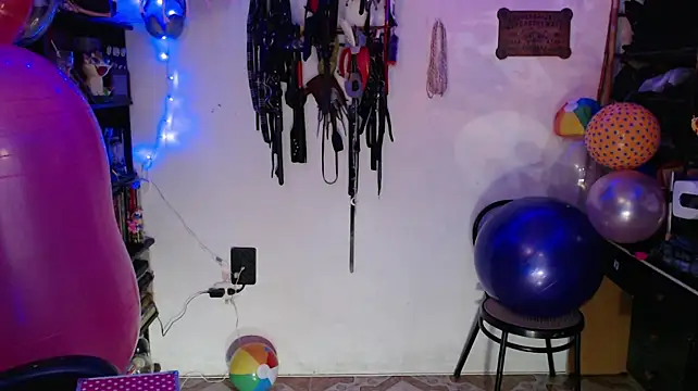 fetishisuto_kureiji webcam