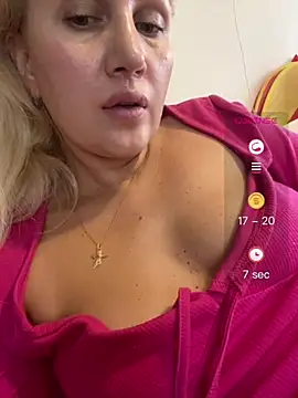 YourBlondee webcam