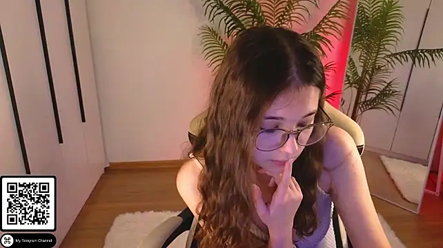 Leela_sun webcam