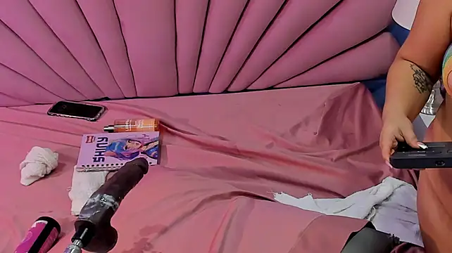 sharlotthe_bigass webcam
