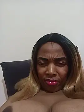 SEXYMOANSXX webcam