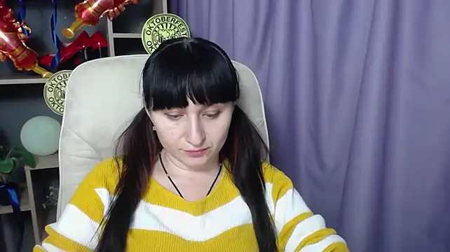 NinaFlawlees webcam