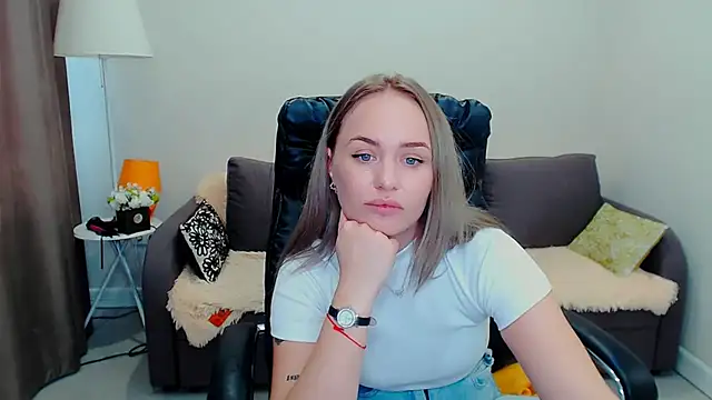 LiluMoon__ webcam