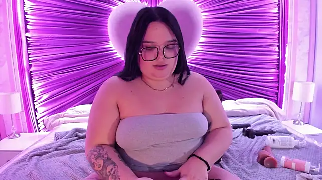 Lushi_Love webcam
