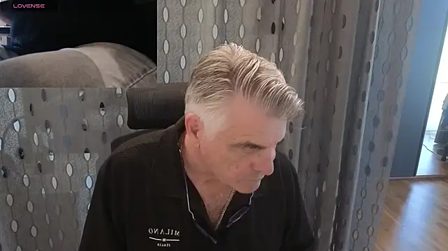 DirtyDaddy_CH webcam