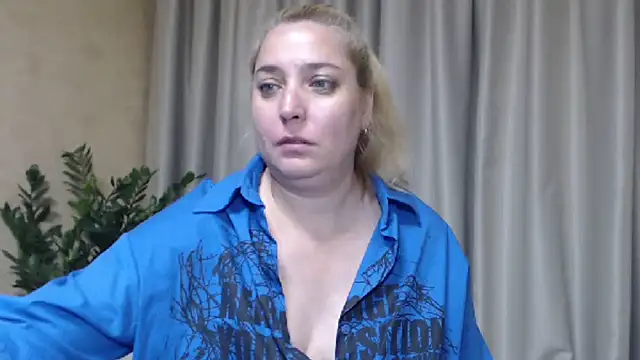 sweetpussy13 webcam