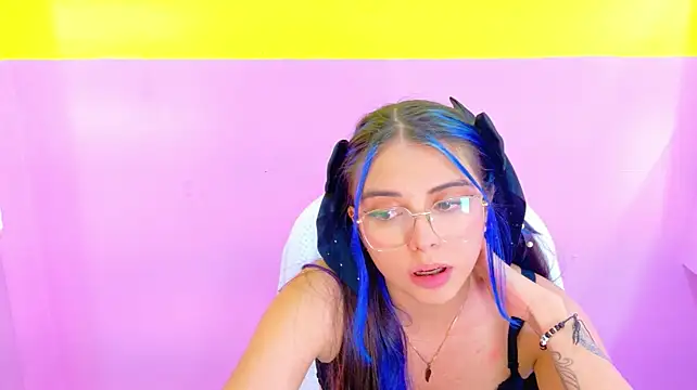 Kyomi_Hunt webcam