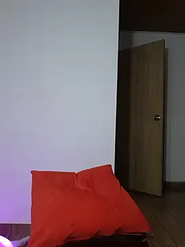 sarahnanksdoll webcam