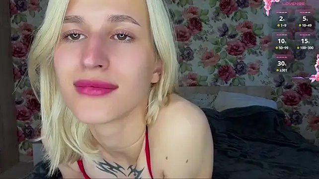 SharlaScottone webcam