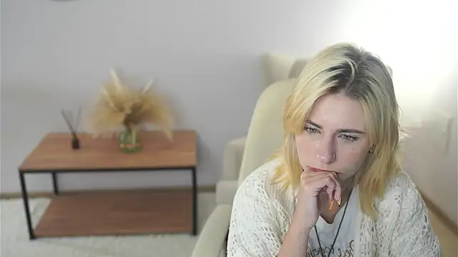 DioneTomilson webcam