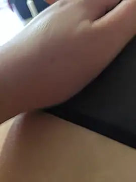 MadaamJizz_DickLewd webcam