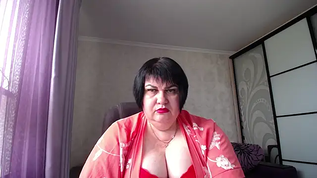 AlluringCurves webcam