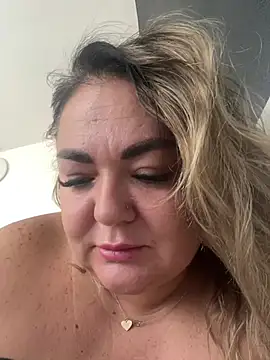 MikyVesela webcam