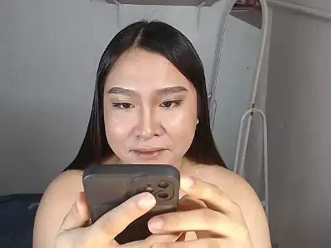 Horny_Alexa live cam on StripChat