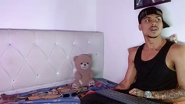 Angel_foxc13 live cam on StripChat