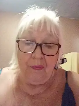 Alexia64231 live cam on StripChat