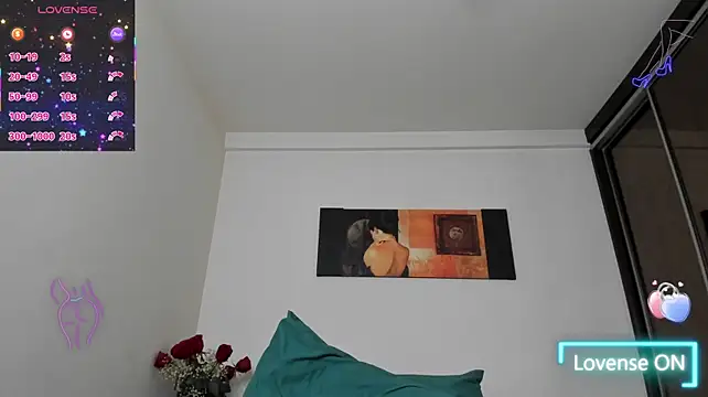 GoldenLunaa webcam