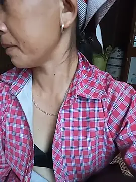 Linda-04 webcam